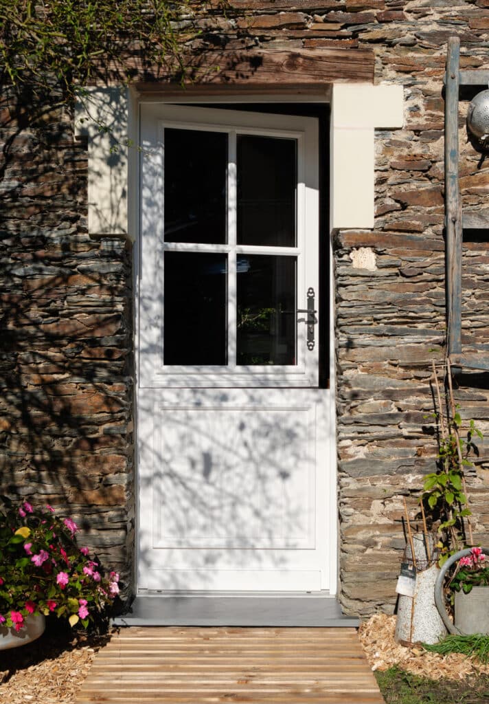 Porte d’entrée en bois, modèle Guyenne