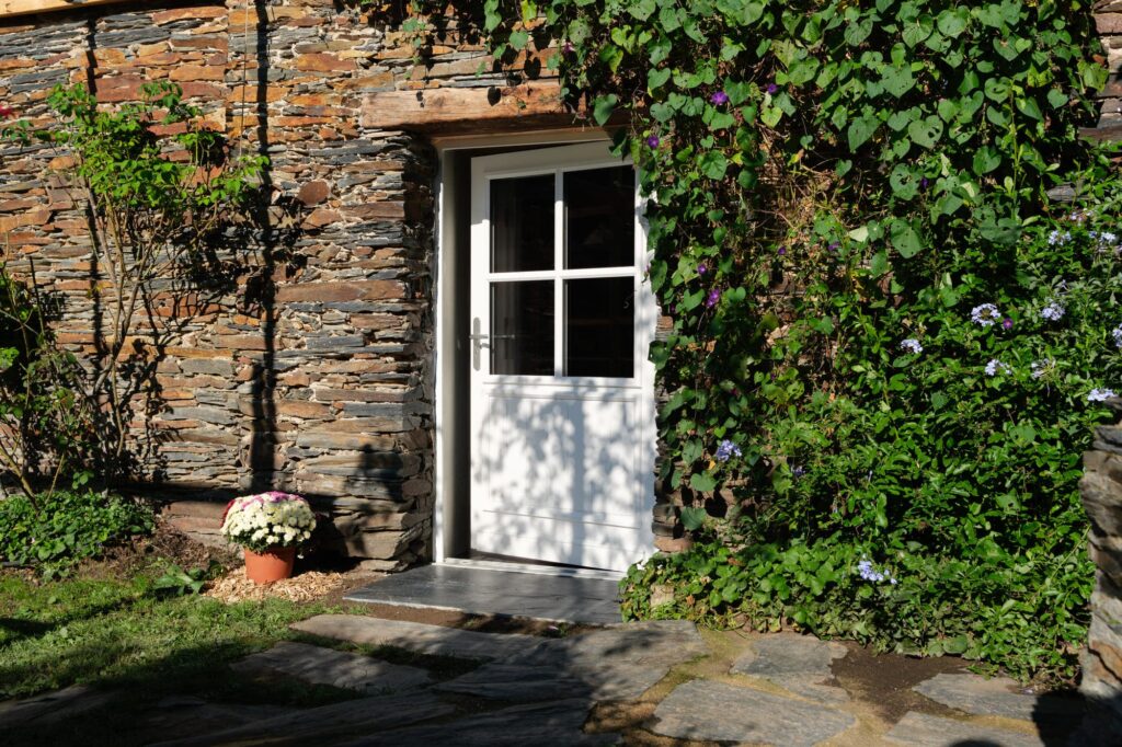 Porte d’entrée en bois, modèle Naulière