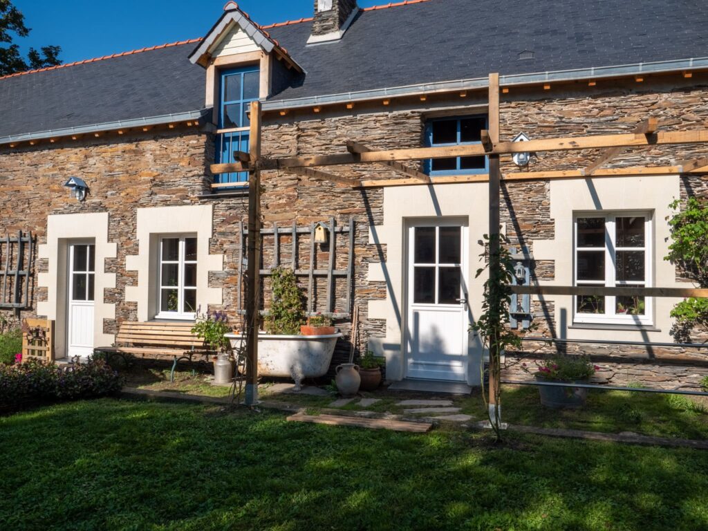 Porte d’entrée en bois, modèle Naulière | Fenêtre à la française Racine® - Sapelli | vue d'ensemble
