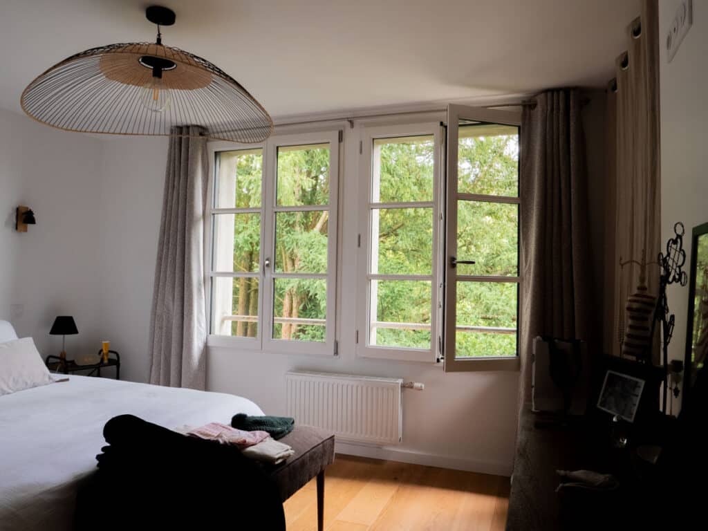Racine® : fenêtres à la française - Gris RAL 7022 ext et blanc RAL 9016 int