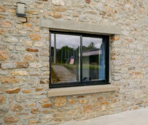 Mise en avant - Fenêtre à la française alu - empreinte ® vue ext