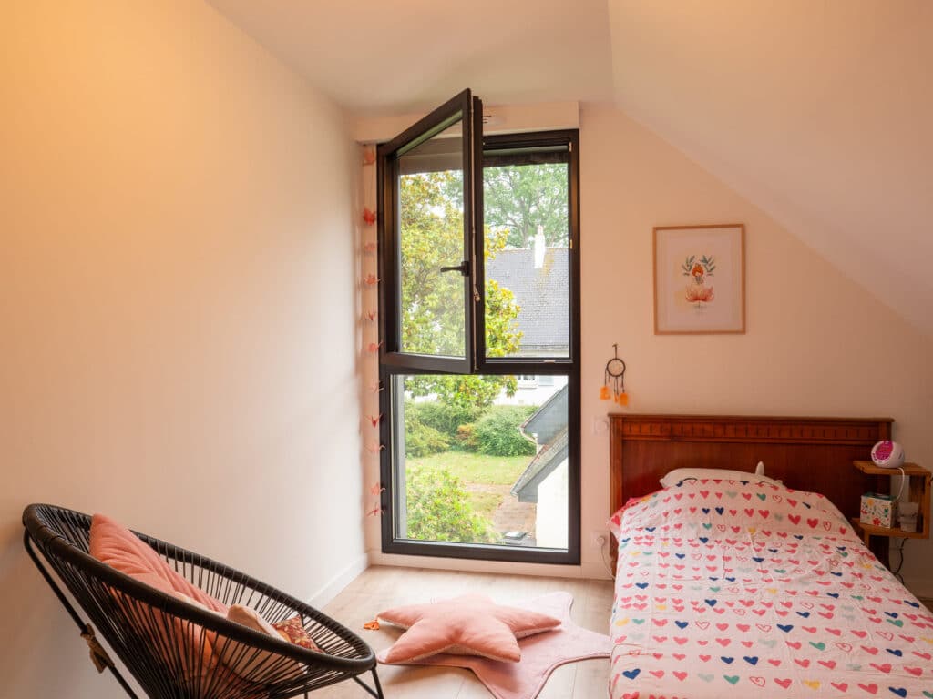 Fenêtre à la française alu - empreinte ® vue int chambre enfant