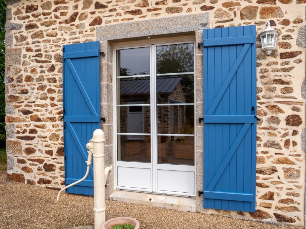 Mise en avant - Porte-fenêtre aluminium - empreinte - Pasquet - vue ext