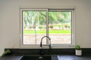 Fenêtre coulissante Empreinte® - ALu - Pasquet - vue int - cuisine