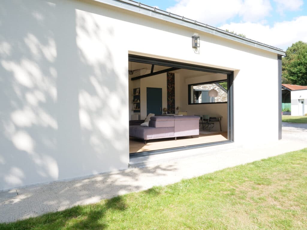 Baie vitrée coulissante à galandage - aluminium - Empreinte® - vue Ext - 2vt - Pasquet